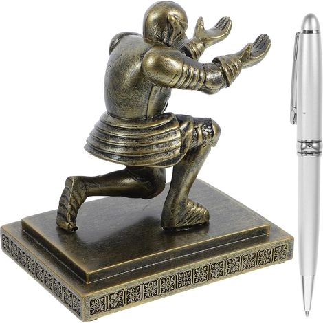 Stiftehalter Ritter aus Kunstharz in Gold mit