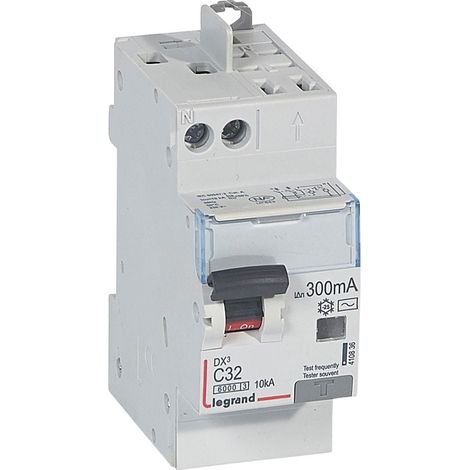DX³ Interruttore automatico differenziale 1P+N C32 6kA tipo AC 300mA TG - LEG410836