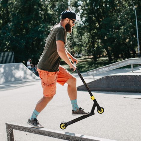 Pro Stunt-Scooter, Tretroller für Freestyle Tricks, Aluminium, Metall, Kunstleder, für Kinder und Erwachsene, Gold (1/5)