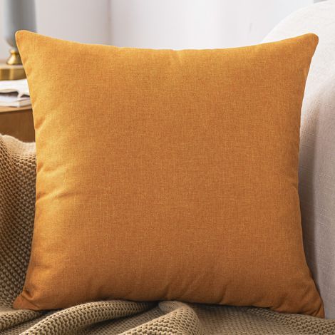 Set aus 2 dekorativen senfgelben Kissenbezügen 40 x 40 cm, rustikaler Stil, für Sofa oder Sessel. (1/5)
