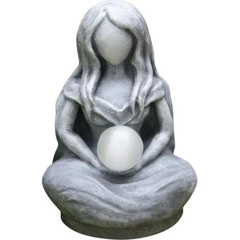 Gaia, la statue de la Mère Terre, la statue de la Lune (1/5)