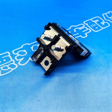 24380-7994A is suitable for the positive terminal fuse box socket of Nissan X-Trail batteries. (1/4)