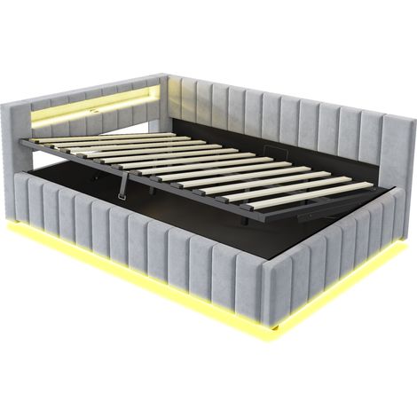 Polsterbett 140 x 200 cm aus hellgrauem Samt mit LED, USB-Anschluss und Lattenrost (1/5)