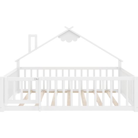 Cama cabaña infantil 140 x 190 cm de pino y MDF blanco con barrera y pestillo (1/5)