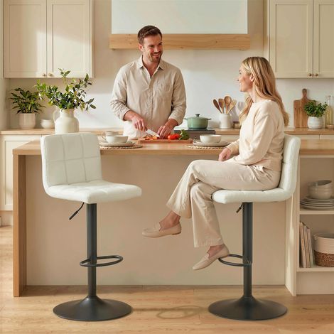 Set mit 2 verstellbaren Barhockern mit Fußstütze, PU-Leder und Stahl, 39,5 x 44 x 88–110 cm, Creme