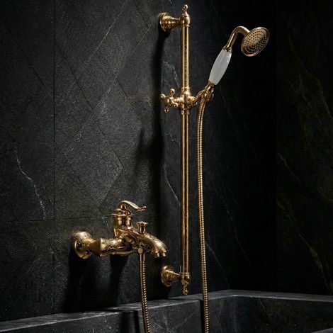 Robinetterie de baignoire PaulGurkes en or avec colonne de douche et douchette