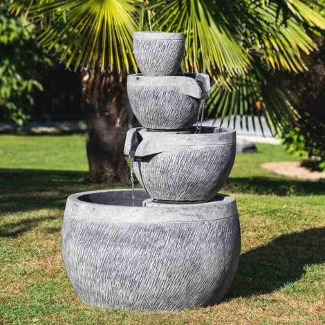 Wanda Collection – Fontaine de jardin ronde 1.10m – 4 coupes en ciment armé – Résistante au gel – Pompe électrique 30W – Débit 1600 l/h