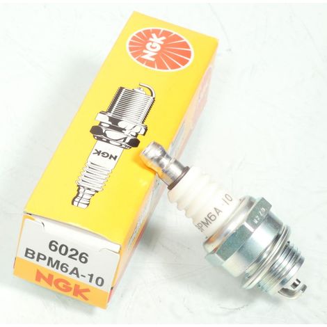 NGK-Zündkerze für Auto BPM6A-10 / 6026, neu (1/2)