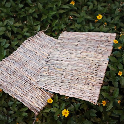 Handmade woven grass pet mats, chinchilla, rabbit, and guinea pig nests (1/5)