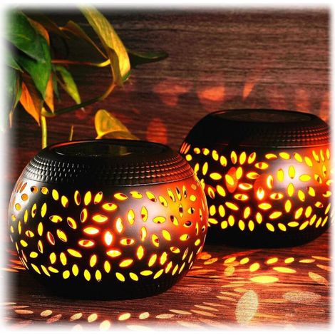 royaluxe -Lot de 2 lanternes de table solaires d'extéri, étanches, flamme vacillante, LED à énergie solaire, lampe d'extéri décorative en métal pour extéri, intéri, bureau, table, chambre à coucher, (1/5)