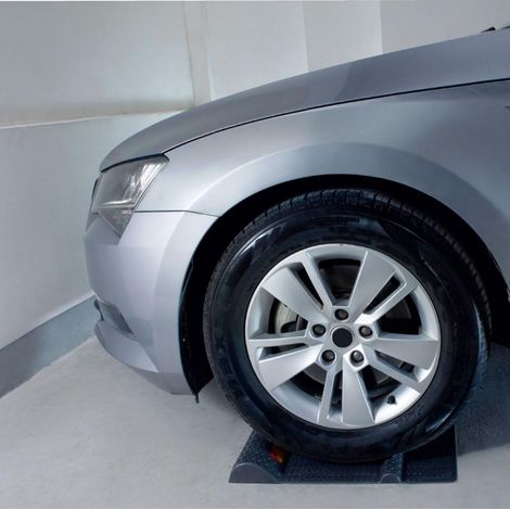 Set of 2 Parking Mats, Wheel Stoppers for Garage, Parking Aid Garage with Reflective Tape for Safe Parking, Car Stopper, Traction Protection with Non-Slip Brake Threshold for Garages Parking Lots (1/2)