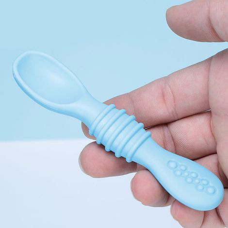 Ensemble de 6 cuillères pour bébé en silicone souple sans BPA, à surface lisse, de couleur bleu clair, rose clair et marron. (1/5)