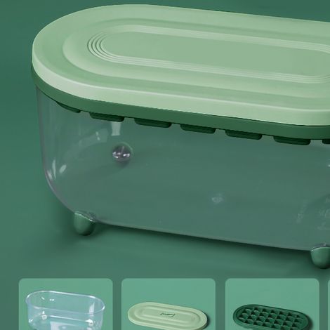 Große Silikon-Eiswürfelform mit 32 Fächern, davon 10 in Herzform, mit avocadogrünem Deckel.