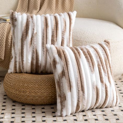 Sollbry Lot de 2 Housses de Coussin en Peluche en Fausse Fourrure Housse de Coussin décorative Douce à Rayures moelleuses pour Coussin Marron Blanc 45 x 45 cm (1/5)