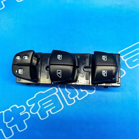 25401-2ZG0A is applicable to the left front door window switch and main window switch of Nissan Navara, Rich 6, and Kicks. (1/4)