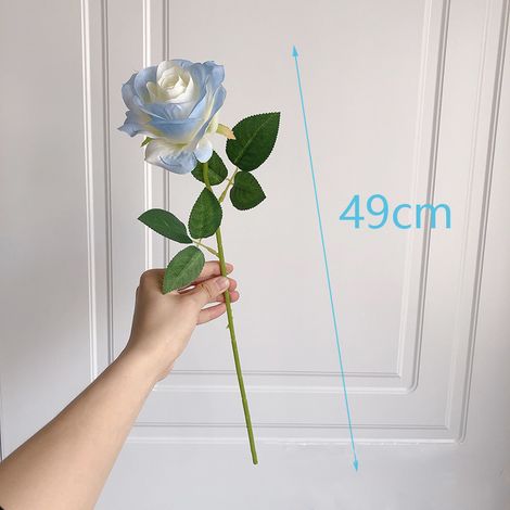 Lot de 5 roses artificielles bleues, fleurs en soie réalistes et durables, décoration florale éclatante pour maison, mariage ou événement, sans entretien. (1/5)