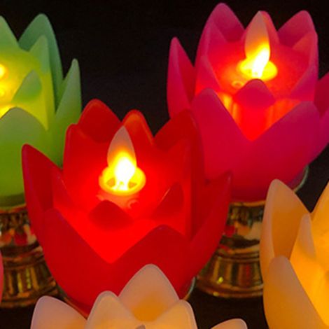 Viele LED-Simulationskerzen, Regenbogenlotus, Goldsockel, buddhistische Dekoration Guanyin, Gott des Reichtums, ewiges rotes Licht (keine eingebaute Batterie) (1/4)
