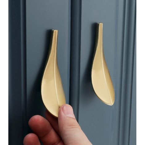 Lot de 2 boutons de porte de placard en forme de feuille dorée - Style Art déco - Deux trous
