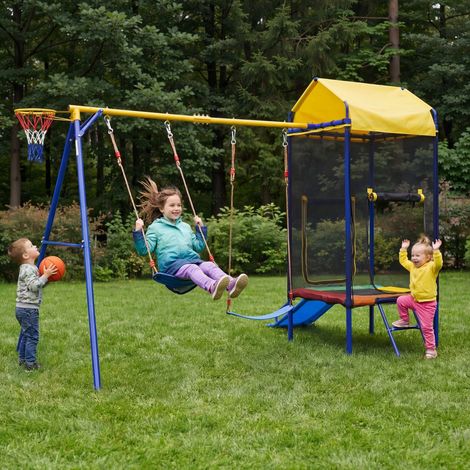 Aire de Jeux Extérieure 4-en-1 - Trampoline avec Filet, Balançoire Double, Toboggan et Panier de Basket - Structure Multicolore (1/5)