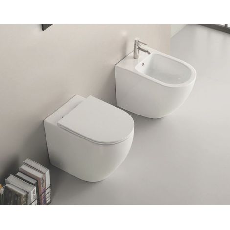 Sanitari Lilac filomuro senza brida con copriwater slim