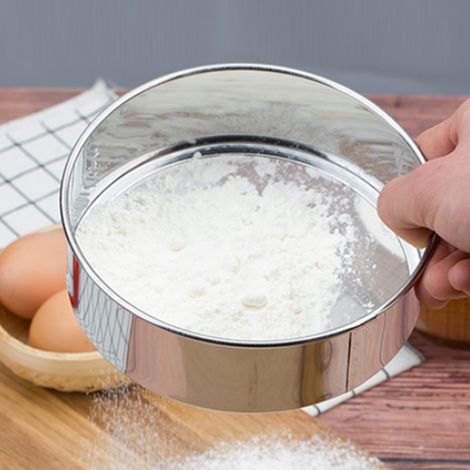 Tamis à farine manuel en acier inoxydable pour la cuisine et la pâtisserie (1/5)
