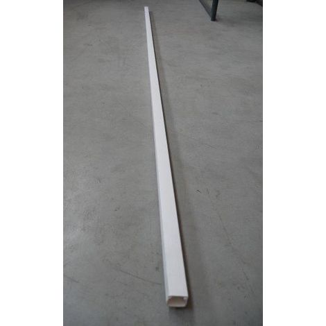 Moulure blanche 25x25mm au mètre – Fixation adhésive – Pour surfaces intérieures – Esthétique et finition soignée (1/3)