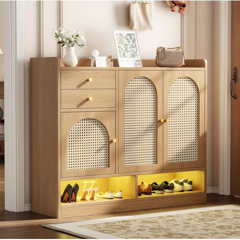 MODFU – Zapatero 120x35x100 cm de MDF/aglomerado con 3 puertas de ratán, 2 cajones, LED, nichos abiertos y antivuelco – Natural (1/5)