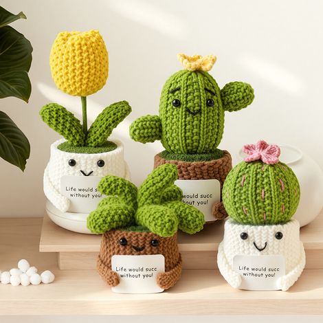 Quatre cactus artificiels, plantes fleuries vertes tissées à la main, ornements en fil tricoté artificiel, décorations pour la maison et le bureau. (1/5)