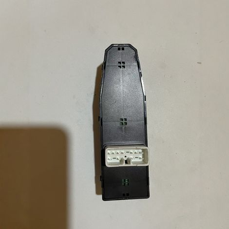 Applicable to Chevrolet Aveo window regulator switch 96652180, window control button 11P (1/4)