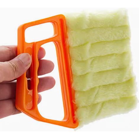 Reinigungsbürste: geeignet für Nass- und Trockenreinigung, mit ergonomischem Griff und inklusive Schwamm. (1/5)