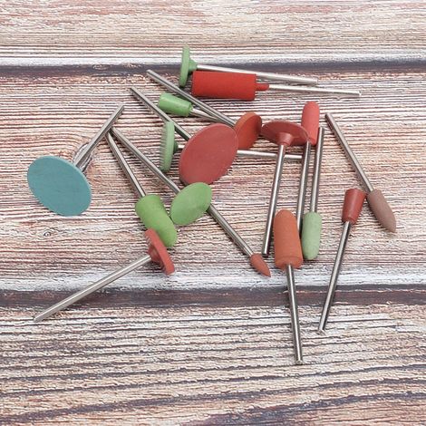 Ensemble de 17 pièces pour le polissage de bijoux : meules de polissage et outils pour la fabrication de bijoux. (1/5)