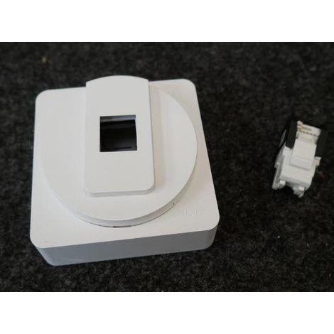 ateha prise RJ45 catégorie 6 UTP pour Grade 1 complet - HAGER WJC220B