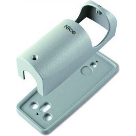Soporte de fijación de carcasa antivandálica en columnas PPH2 – PPH1 NICE FA2