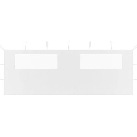 Le kiosque possède des fenêtres sur un mur latéral, mesure 6 x 2 mètres et est blanc. (1/5)
