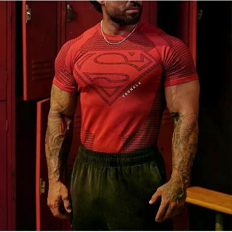 Atmungsaktives und figurbetontes Herren-T-Shirt, Sport- und Fitnessoberteil. (1/2)