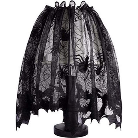 Pantalla de lámpara con estampado tenebroso, cinta y encaje negro, decoración para una fiesta familiar de Halloween. (1/5)