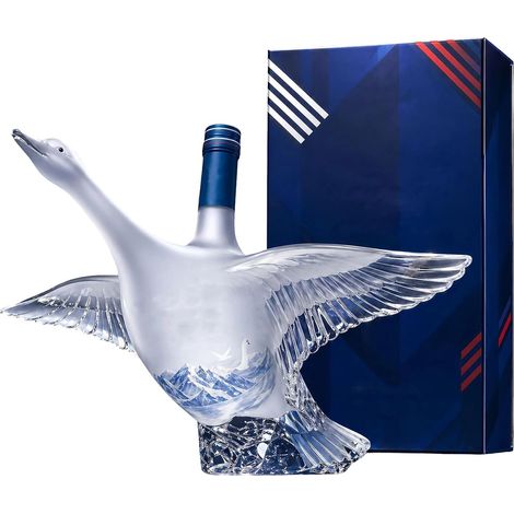 Bouteille de vodka sculptée 3D en verre d'oie 350 ml transparente et fabriquée à la main pour maison, bar, fête, carafe à décanter décorative (C, 350 ml) (1/5)