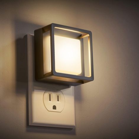veilleuse LED murale à brancher avec capteur crépusculaire luminosité réglable idéale pour la cuisine le bureau et chambre. (1/5)