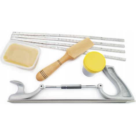 Kit d'étamage : pâte à étamer, spatule, cire, rabot, râpe oblique à gros grain (1/5)