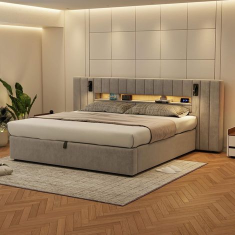 Lit rembourré 180x200 cm avec rangement, LED, lampes de chevet et ports USB-C, cadre de lit en velours gris sans matelas (1/5)