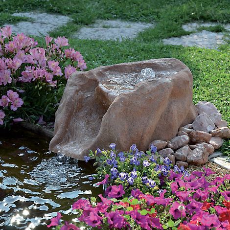 Roccia Artificiale con Sorgente 65x50x30 cm per Laghetti da Giardino in Vetroresina