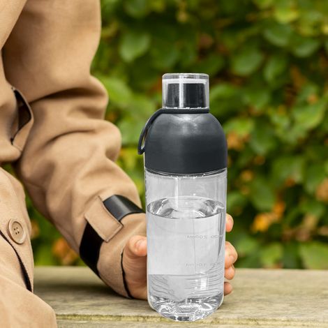 Hochtemperaturbeständiger PC-Kunststoff-Wasserbecher, elegantes und minimalistisches Design, mit Messskala, tragbar, für den Heimgebrauch, Cold-Brew-Becher, grau. (1/5)