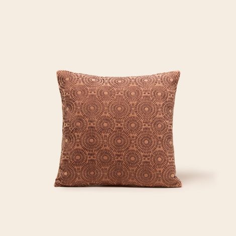 Housse de coussin en Velours brodé de fil coton SOLAYA (1/4)
