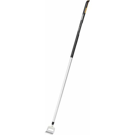 Xact Hacke mit Stahlstiel FISKARS (1/4)