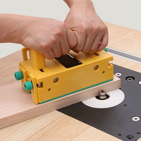 Protection antidérapante 3D pour scie circulaire, scie à ruban et table de défonceuse - outil de protection des mains pour le travail du bois (1/5)