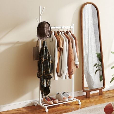 Portant à vêtements mobile blanc en métal à roulettes, penderie avec tringle, 5 crochets et étagère à chaussures, facile à déplacer gain de place pour entrée (1/3)