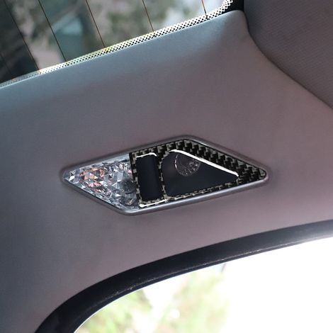 Dekorativer Carbonfaser-Aufkleber für die Leseleuchte im Fond eines 3er BMW E46 (1/5)