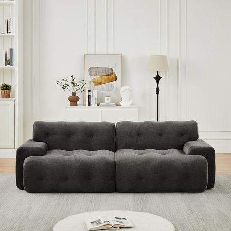 Canapé Cloud, deux places surdimensionnées – larges accoudoirs et design moderne avec détails capitonnés. Canapé incurvé, idéal pour les salons et les appartements. Livré monté. Gris. (1/5)