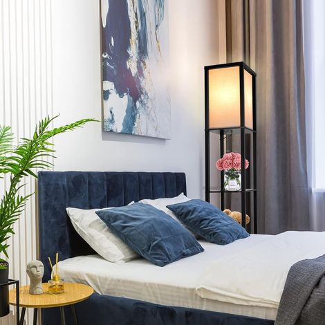 Lampadaire LED en bois – Trois niveaux, hauteur 1,6 m, luminaire décoratif – Pour salon, chambre ou bureau (1/5)