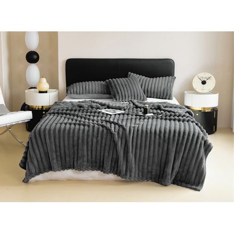 Plaid en velours côtelé épais gris foncé 150x 200 cm CARINO